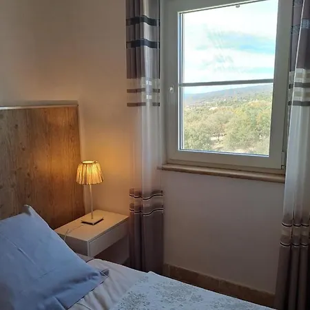 - Les Grenadiers De Sat Frühstückspension 4*